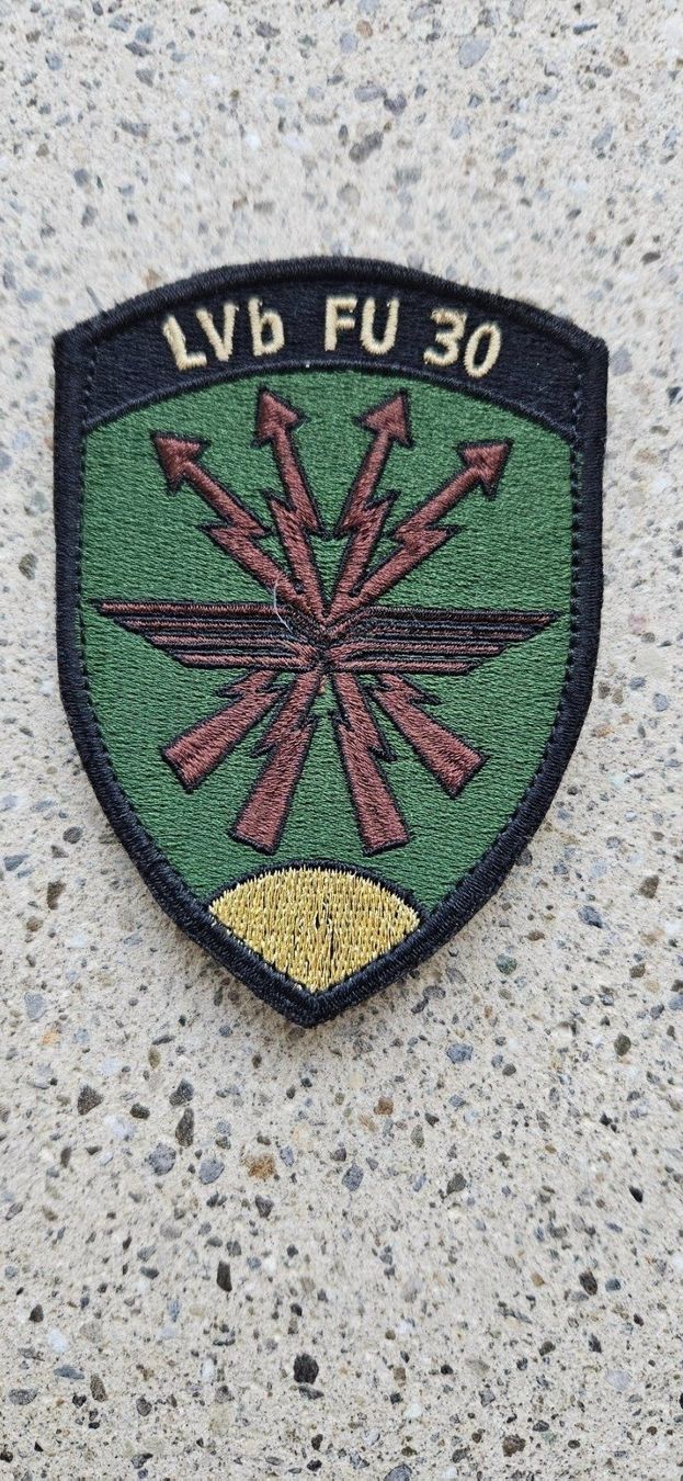 Schweizer Armee Plaketten & Abzeichen: *** Badge Luftwaffe mit klett *** – Neu und originalverpackt aus Riedholz von fr_sIruP