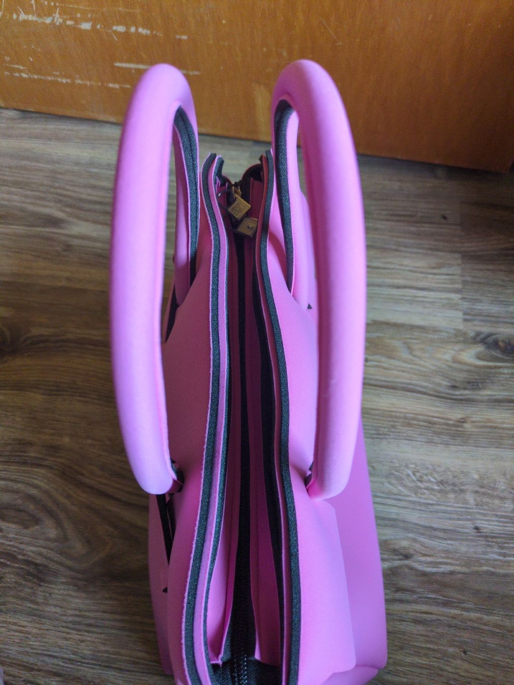 Taschen für Damen: Neopren Bag  – Gebraucht aus Wil / ZH von Tomseymoor 4