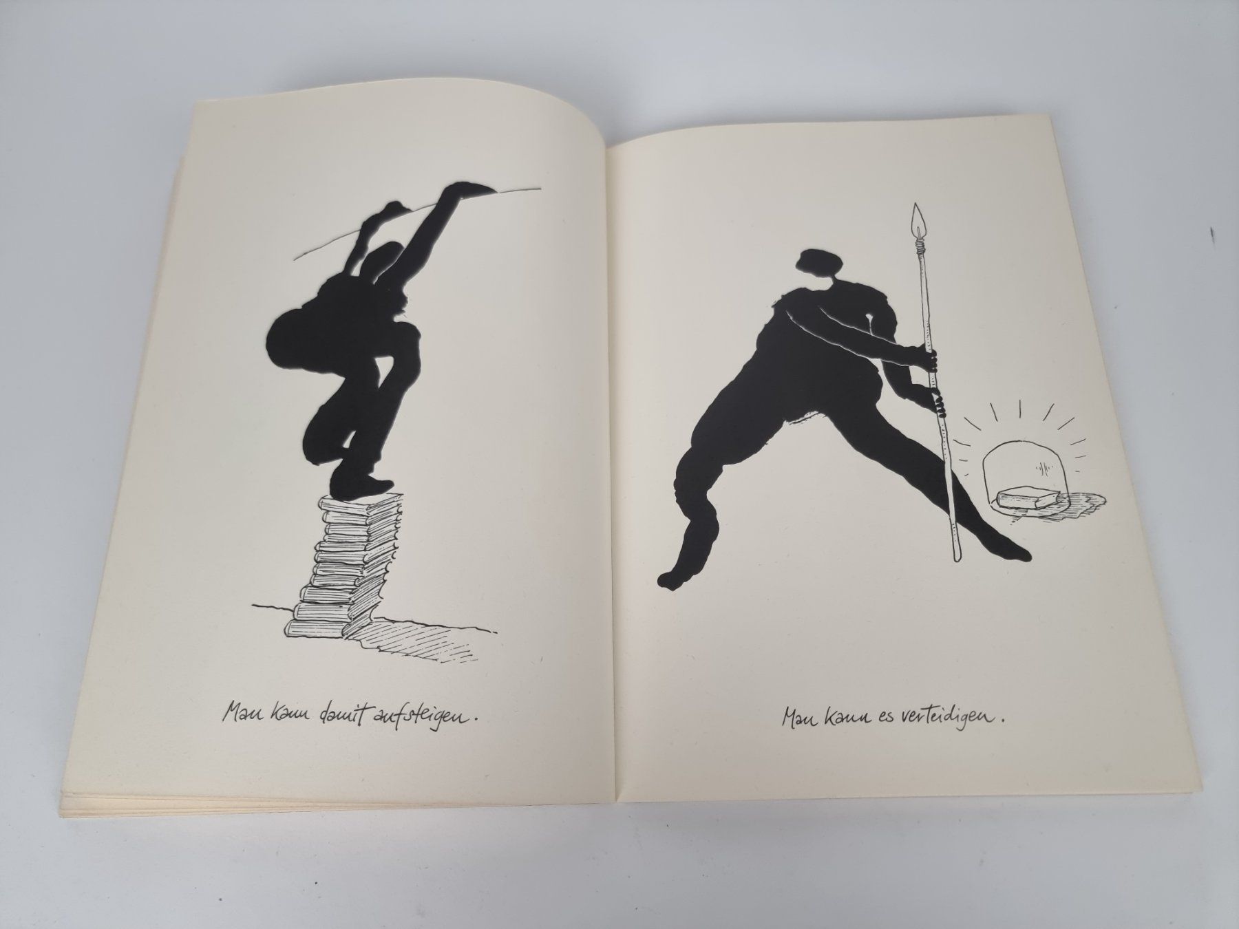 Libri: Das Buch - getuschte Möglichkeiten v D. Huthmacher – Usato da Urtenen-Schönbühl venduto da Restwert_Schoenbuehl 1