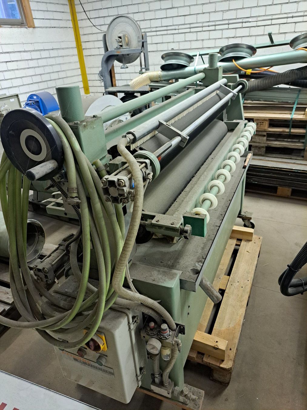 Tutte le macchine: Leimauftragmaschine OMMA FT 1400 – Usato da Davos Platz venduto da frediiV