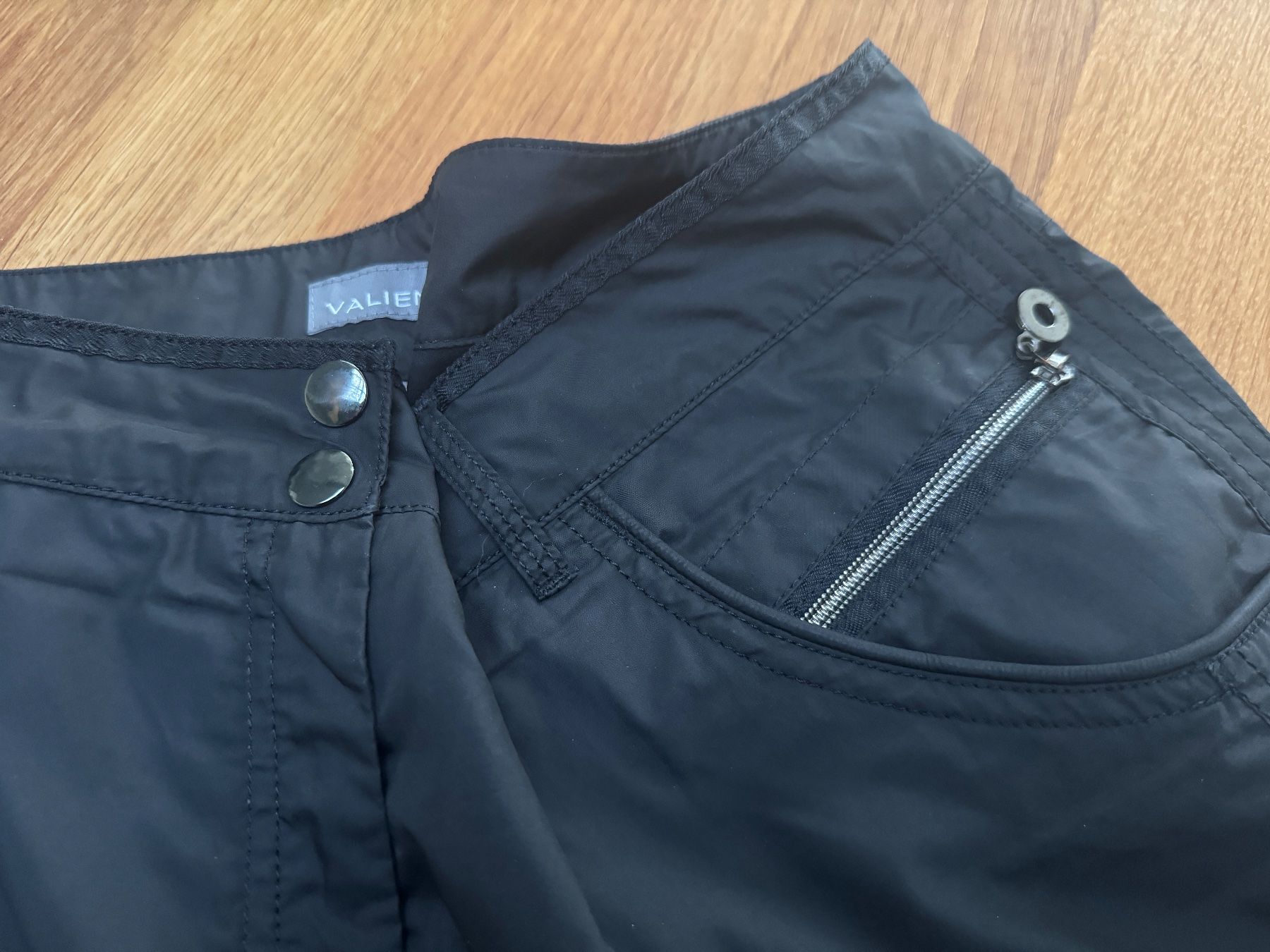 Pantaloni: Golf - Freizeithosen VALIENTE - Damen - Grösse 42 – Usato da Gurmels venduto da topsommer