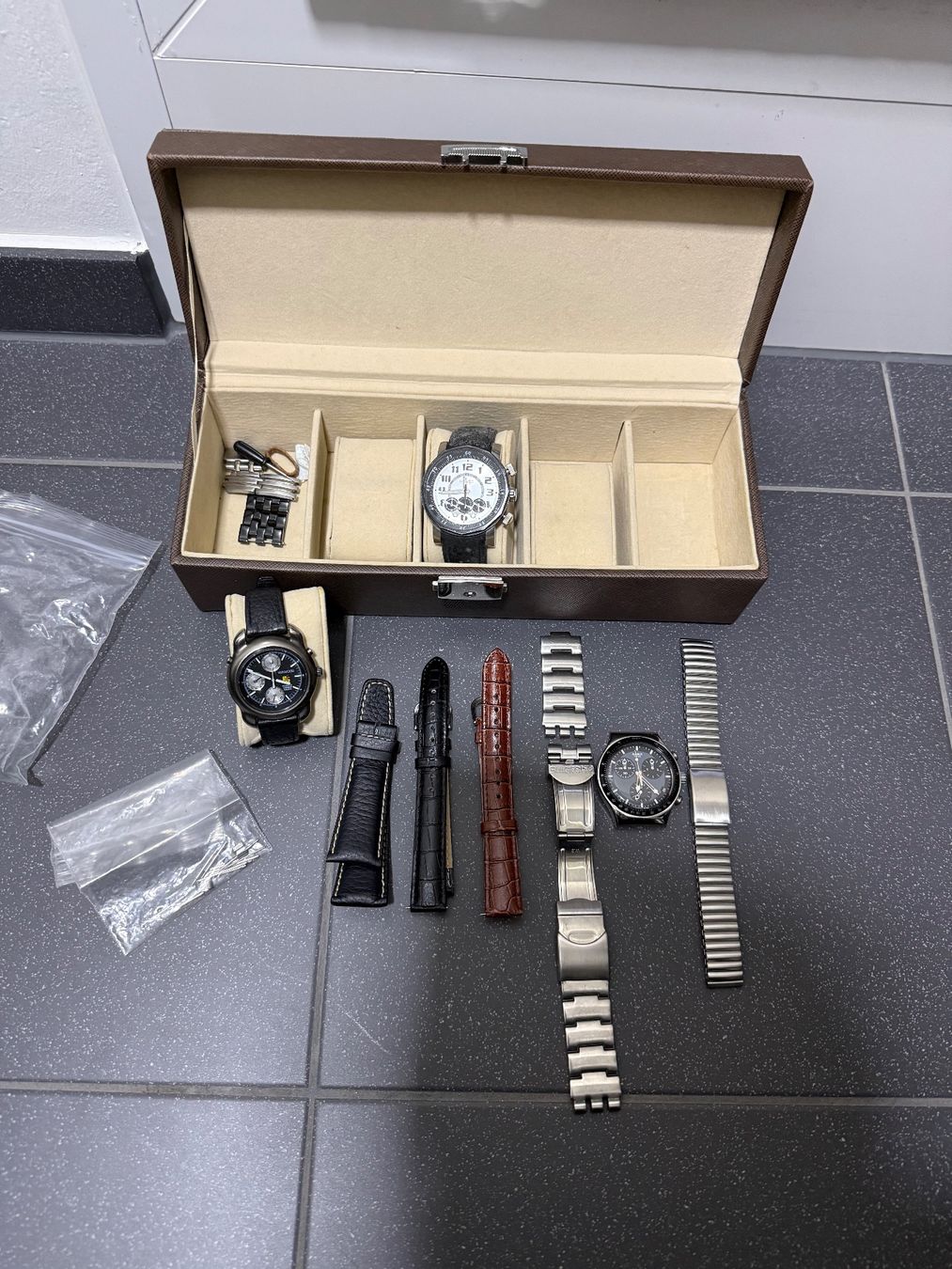 Swatch Orologi: Uhren mit Uhrenbox – Usato da Rämismühle venduto da miki.minka 1