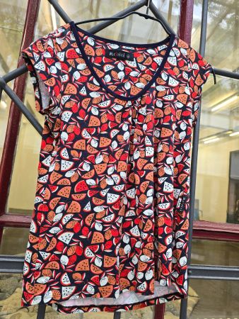 Kleidung: Shirt Moshiki Fruchtmuster (M)