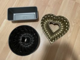 3 Backformen: Gugelhopf, Cakeform, Herzform, Top Zustand