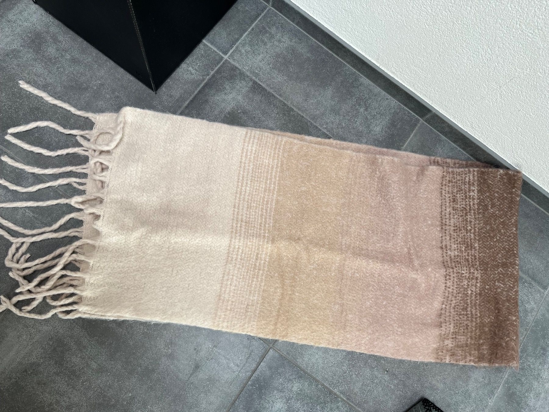 Zara Foulard & Sciarpe: 3 Winterschals von Zara – Usato da Wettswil venduto da alstel24 3