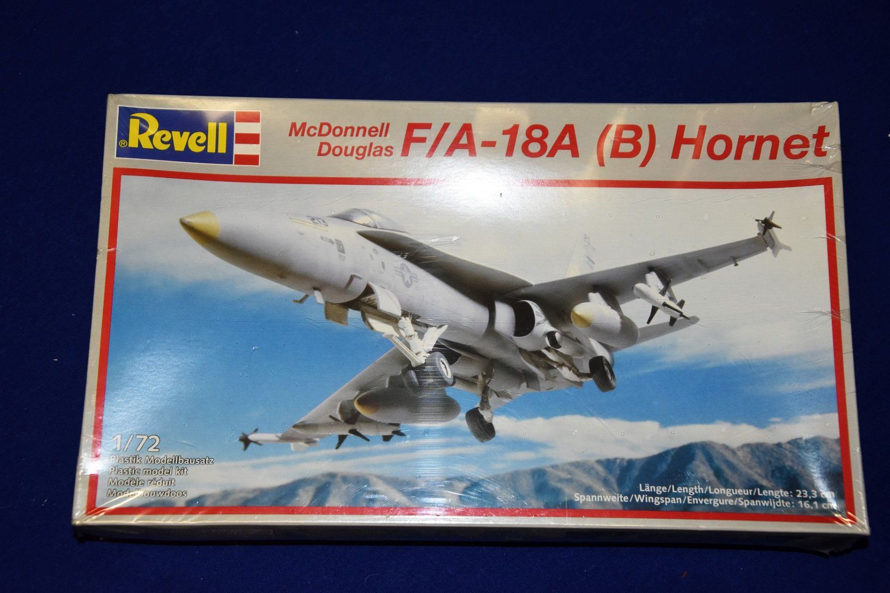 Modellbausätze & Standmodelle: F/A18 Hornet v. Revell – Neu und originalverpackt aus Liestal von estreiter