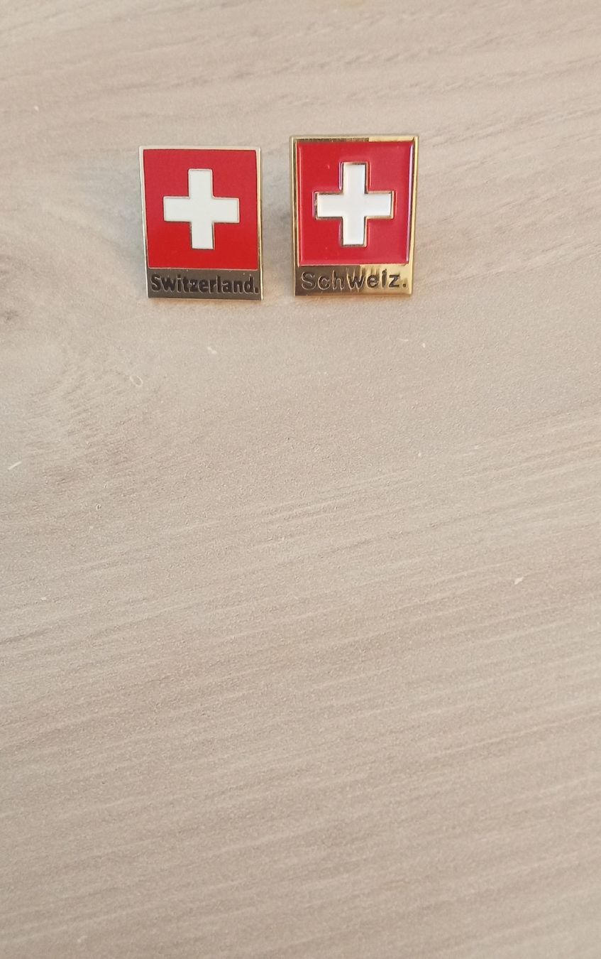 Plaquettes & Badges: Pin Schweiz  – D'occasion à Liebefeld par CD-Urs