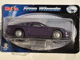 Aston Martin DB7 fabriqué par Maisto (no Dinky Toys)