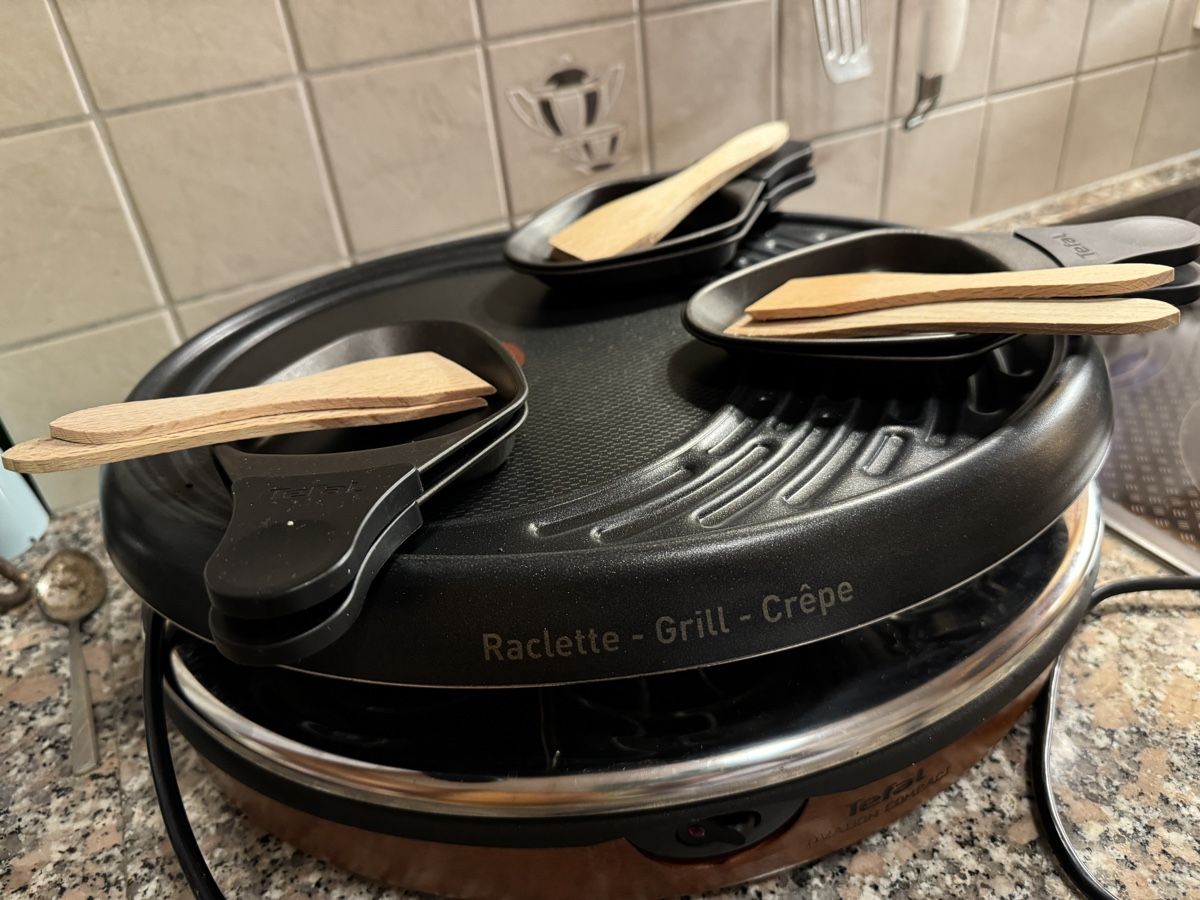 Grills: Raclette Grill Crêpes Gerät elektrisch – Gebraucht aus Basel von sch_9g6x 1