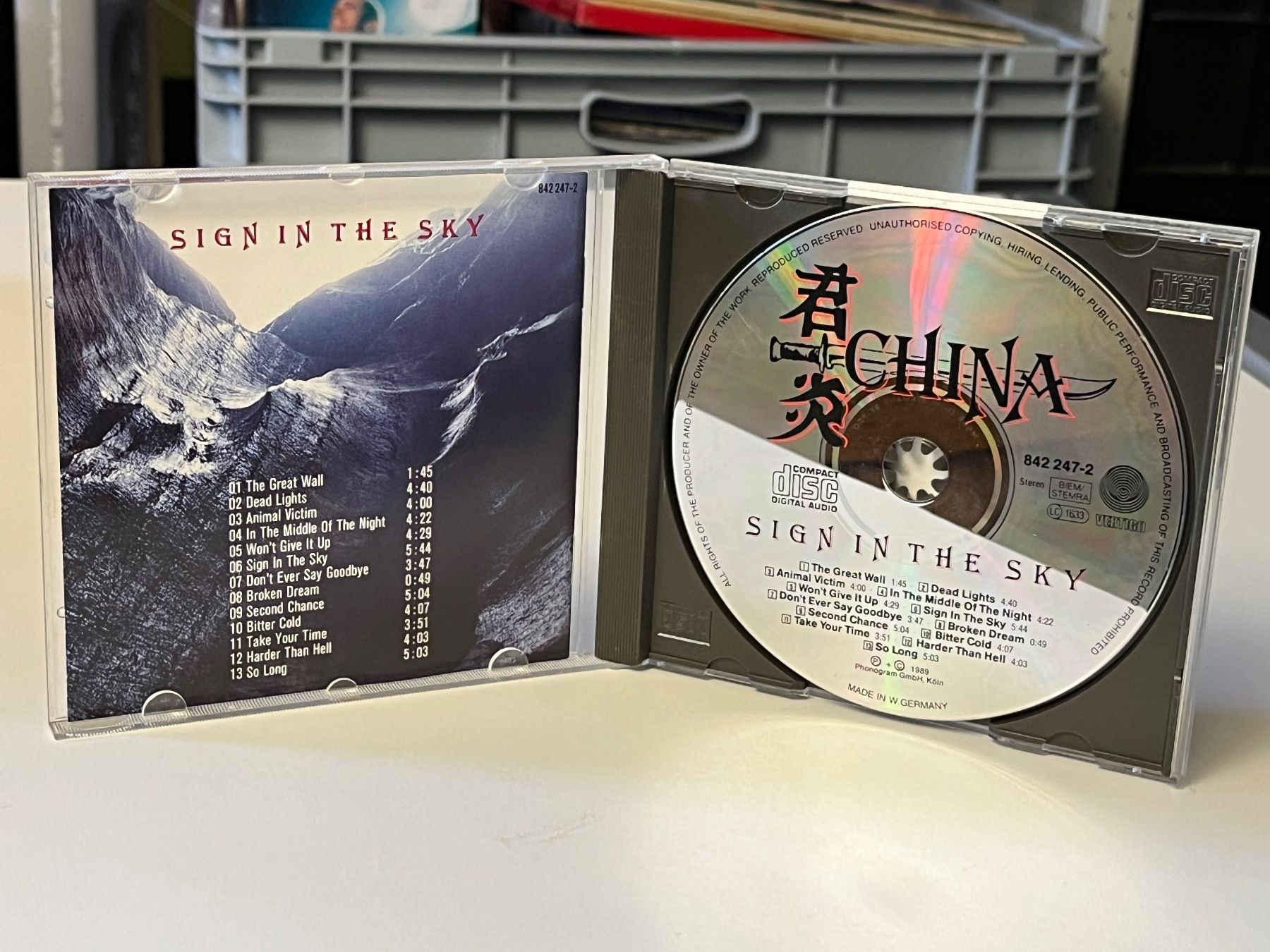 CD: China - Sign In The Sky - HJ41C – Usato da Küsnacht ZH venduto da hardrock.earth 2