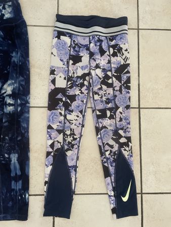 Nike Damen Sport Leggings Blumenmuster Gr.36