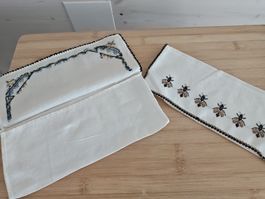 Zwei bestickte Serviettentaschen wie zu Omas Zeiten