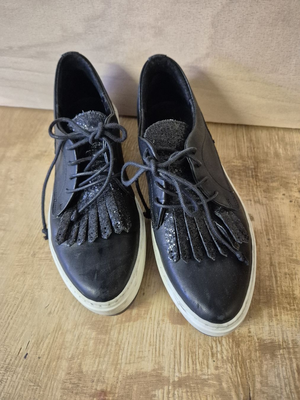 Damenschuhe: Schuhe mit Fransen, schwarz, Grösse 37 – Gebraucht aus Wichtrach von kne_62tl