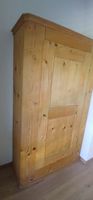 Schrank aus massivem Fichtenholz hell guter Zustand