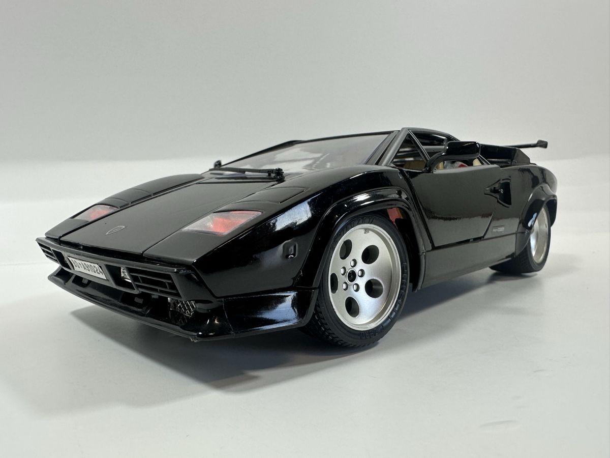 Bburago Modellini d'auto: Lamborghini Countach 1:18, schwarz, BBURAGO – Usato da Zofingen venduto da rf9_x2xt