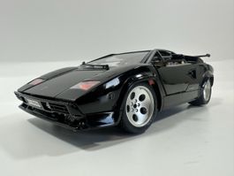 Lamborghini Countach 1:18, schwarz, BBURAGO