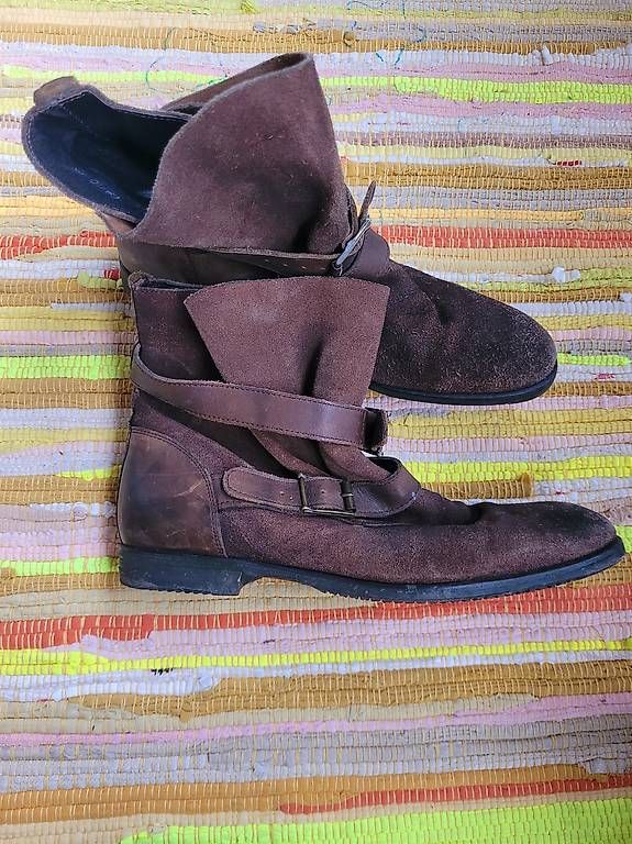 Chaussures femmes: wunderschöne Wildlederstiefeletten 40 – D'occasion à Winterthur par Grissini7
