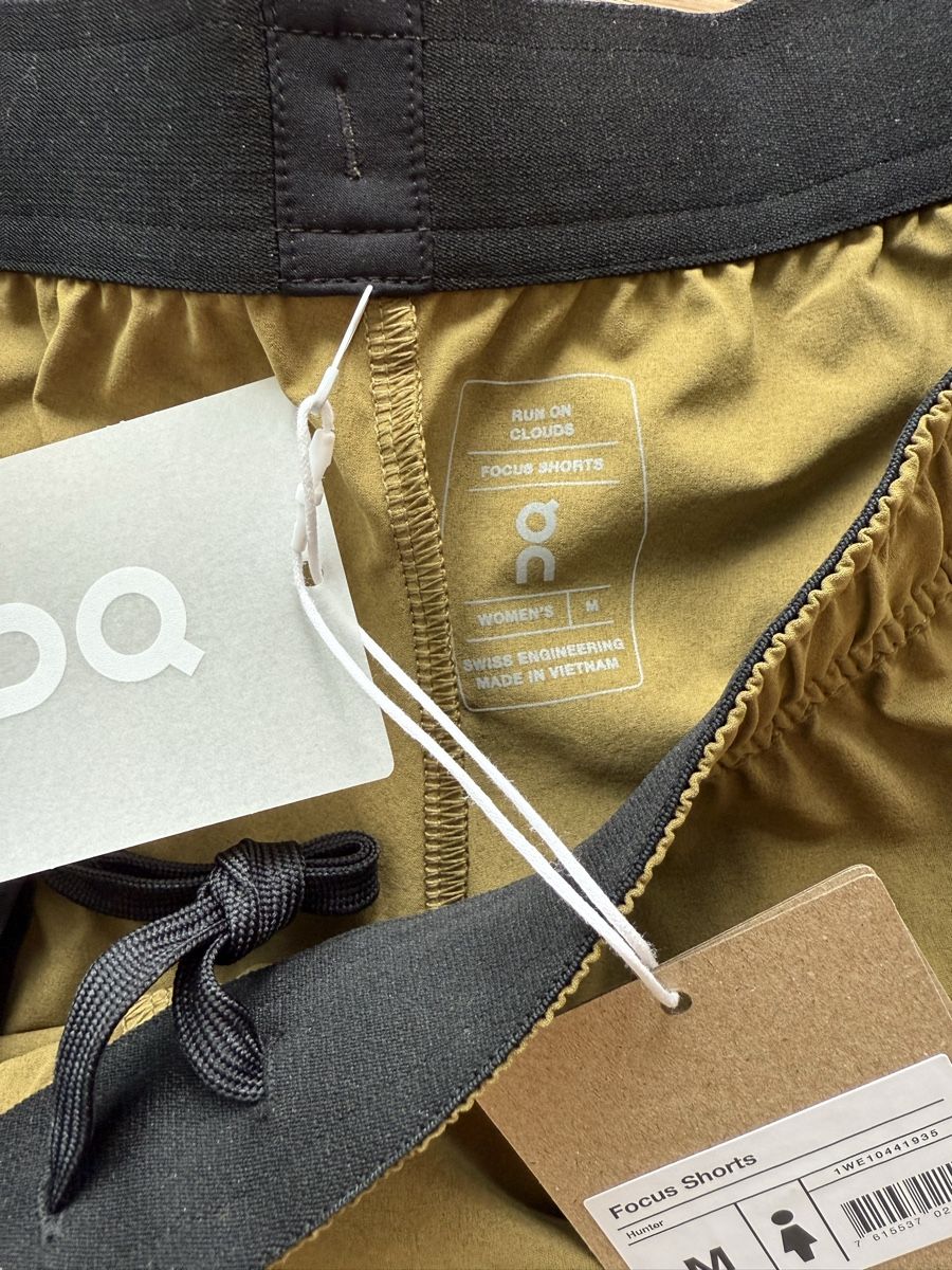 Hosen: On Focus Shorts Damen Grösse M – Neu und originalverpackt aus Zürich von z00mie 3