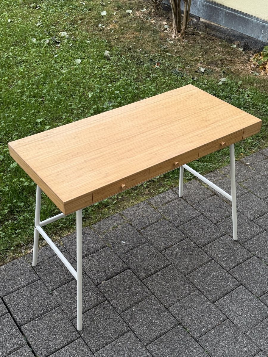 Ikea Scrivanie: Büro Schreibtisch mit Schubladen – Usato da Zürich venduto da Andri_Joel 2