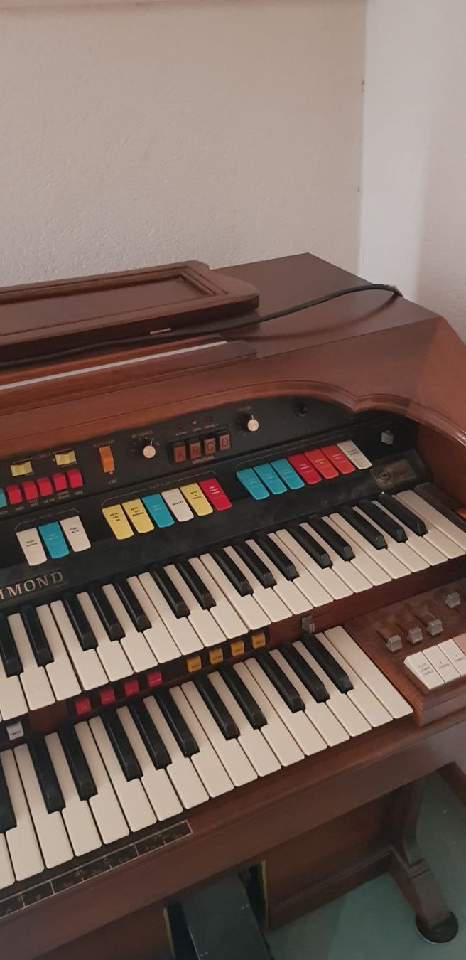 Strumenti musicali: Orginal Hammond Orgel – Difettoso da Meiringen venduto da Vwja75 3