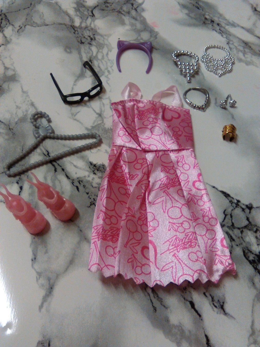 Giocattoli: BARBIE KLEID;;ROSEROT FARBE – Nuovo (secondo la descrizione) da Basel venduto da bijoutrie_4 4