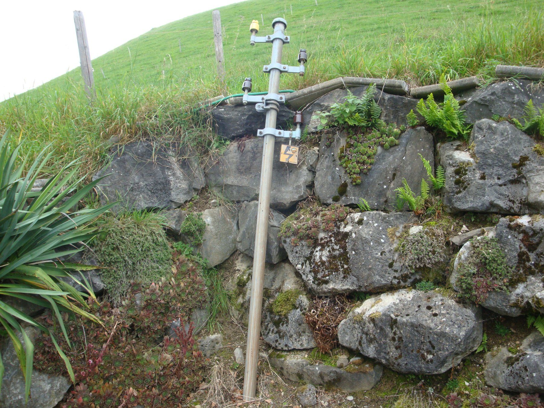 Altro in Decorazioni & Accessori: Antiker Strommast/Telefonmast, ca. 1950, Deko! – Usato da Enggistein venduto da mach1 1
