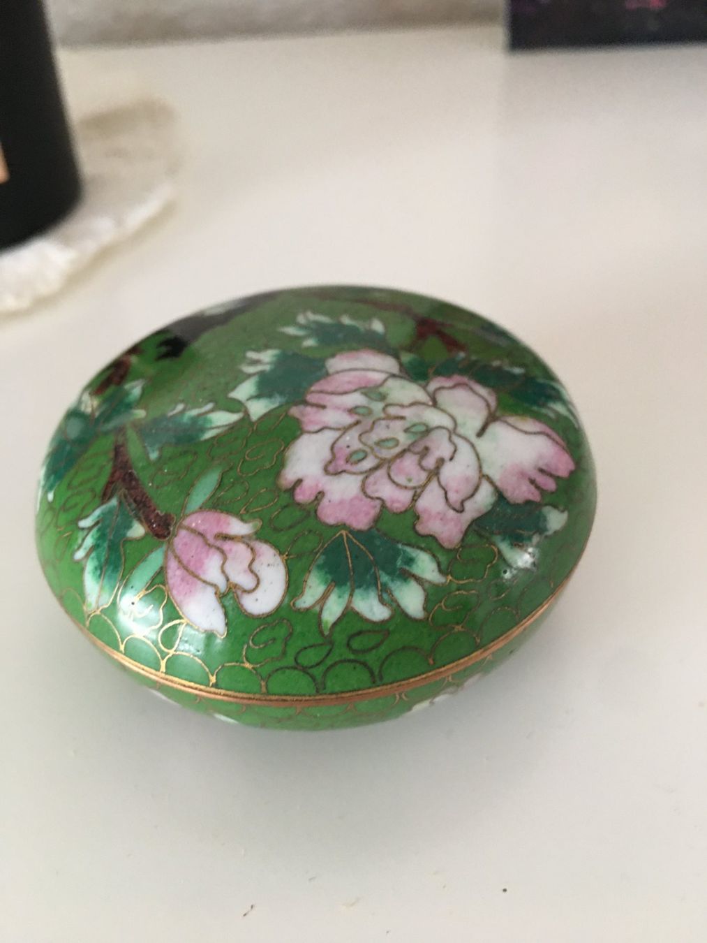 Tutte le decorazioni: Cloisonnéedöslein mit Deckel, grün oder schwarz – Usato da Eich venduto da Jokove63