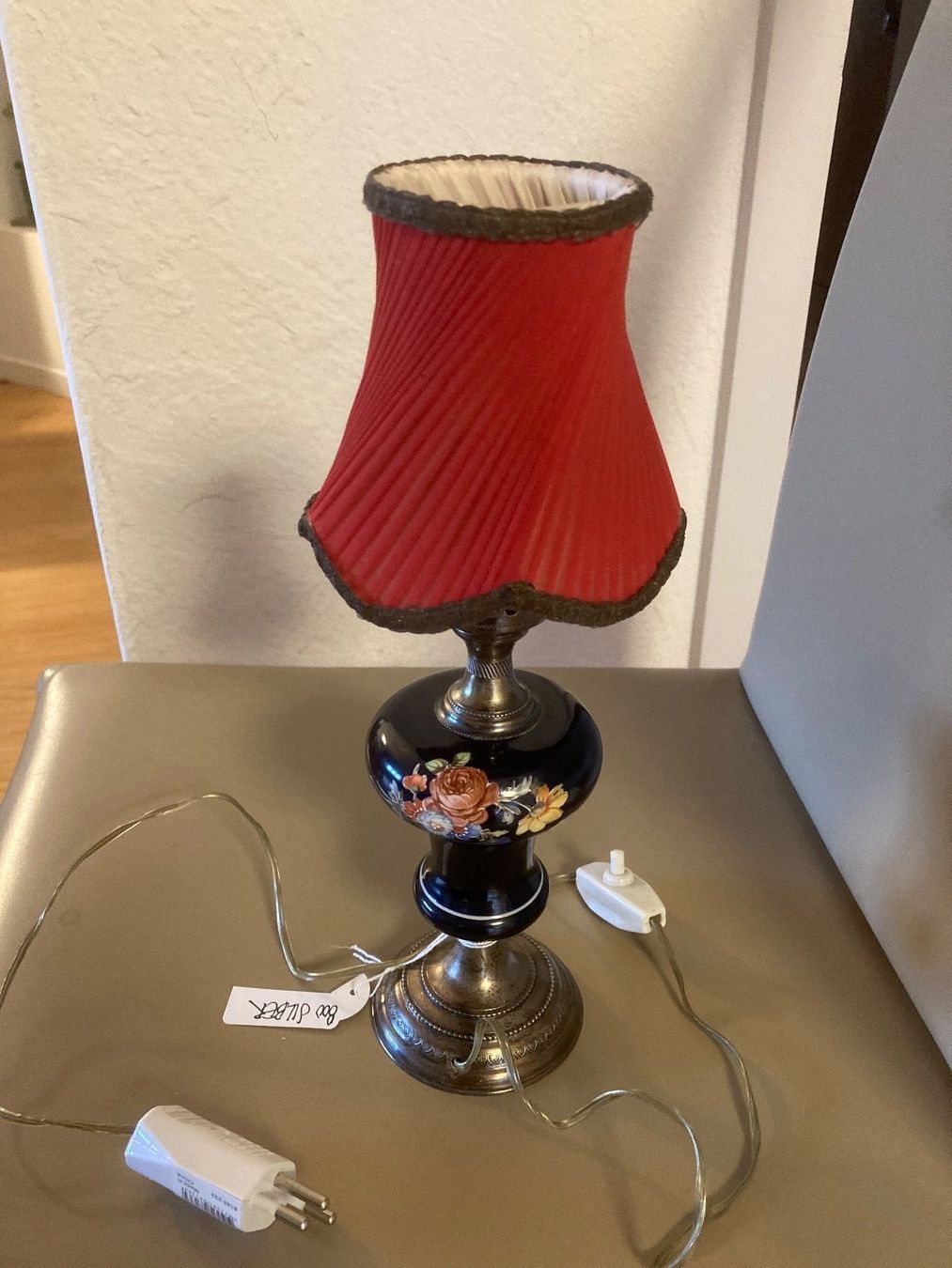 Lampade: Tischlämpli, Silber, Druckschalter, E14 – Usato da Neftenbach venduto da 889095 1