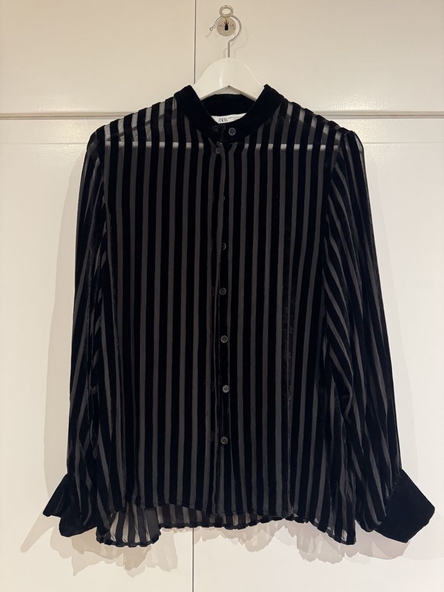 Zara Camicette: Zara Samtbluse, schwarz gestreift, transparent Gr. XS – Usato da Zürich venduto da jlnhrd