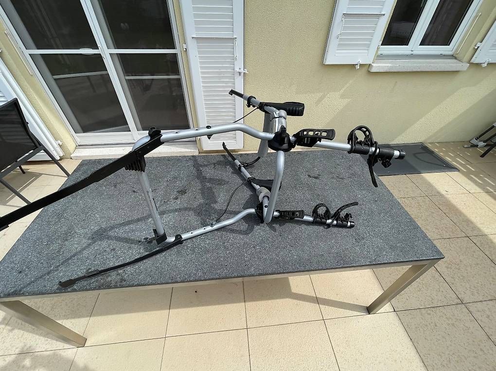 Box da tetto: Porte-vélos de coffre Thule – Usato da Villars-le-Terroir venduto da Elmanifico 2