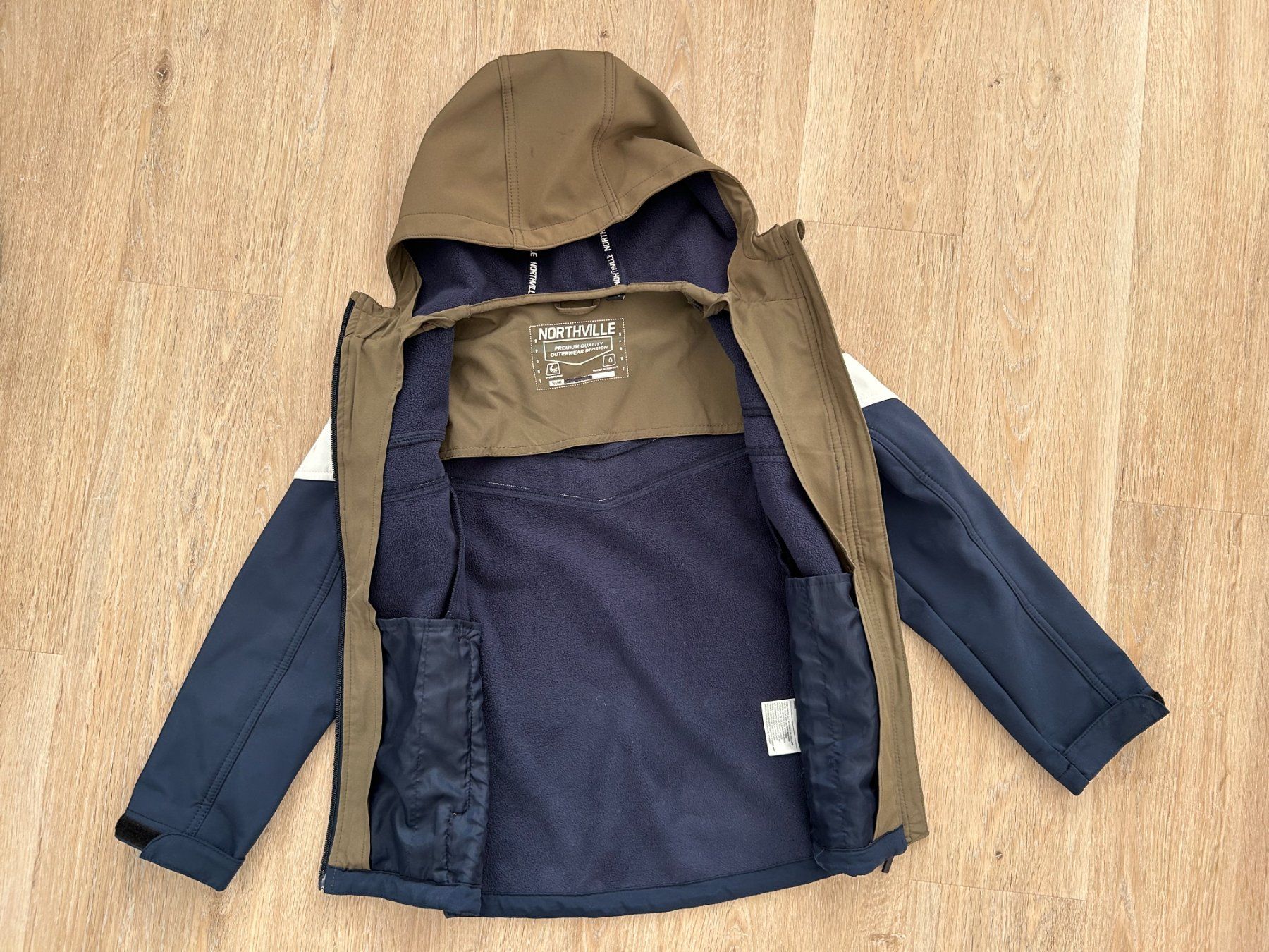 C&A Giacche & Cappotti: Softshelljacke Grösse 128 – Usato da Zumikon venduto da meter03 2