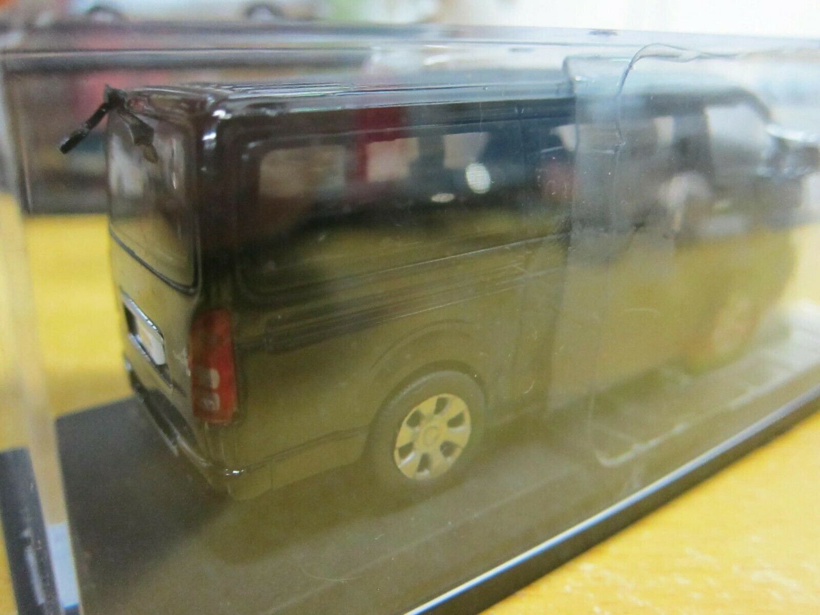 Modellautos: Toyota Hiace Van seit 2004 schwarz – Neu und originalverpackt aus Gerlafingen von espero88 1