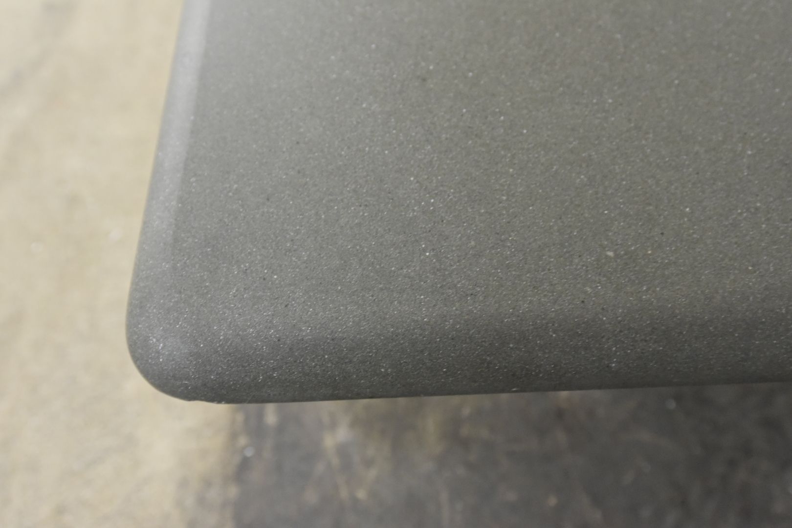 Tavoli: Designer Couchtisch aus Sandstein Angelo Mangiarotti – Usato da Lichtensteig venduto da UsedINStore 1