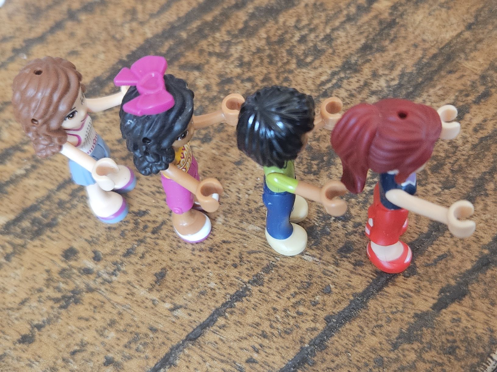 Lego Kit di costruzioni: lego friends lot de 4 figurines – Usato da Confignon venduto da Ecrofigs 3