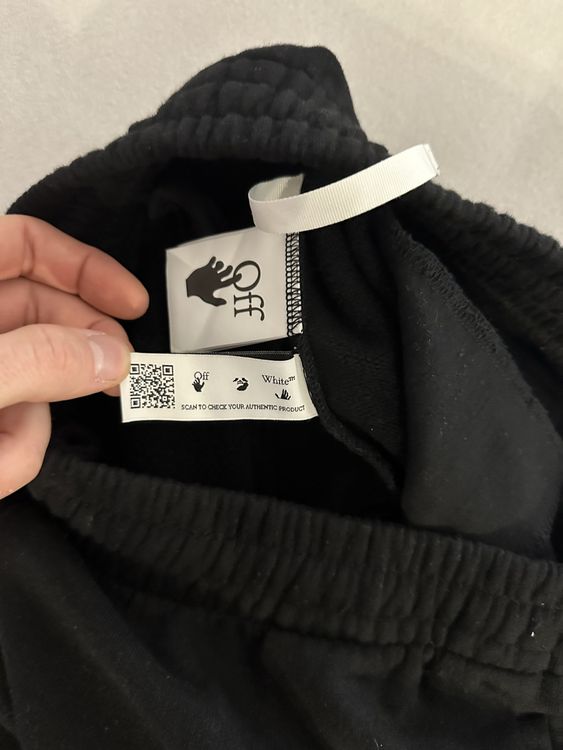 Off-White Pantaloni: Off White Shorts – Nuovo (secondo la descrizione) da Freienbach venduto da casciatoalessandro 3