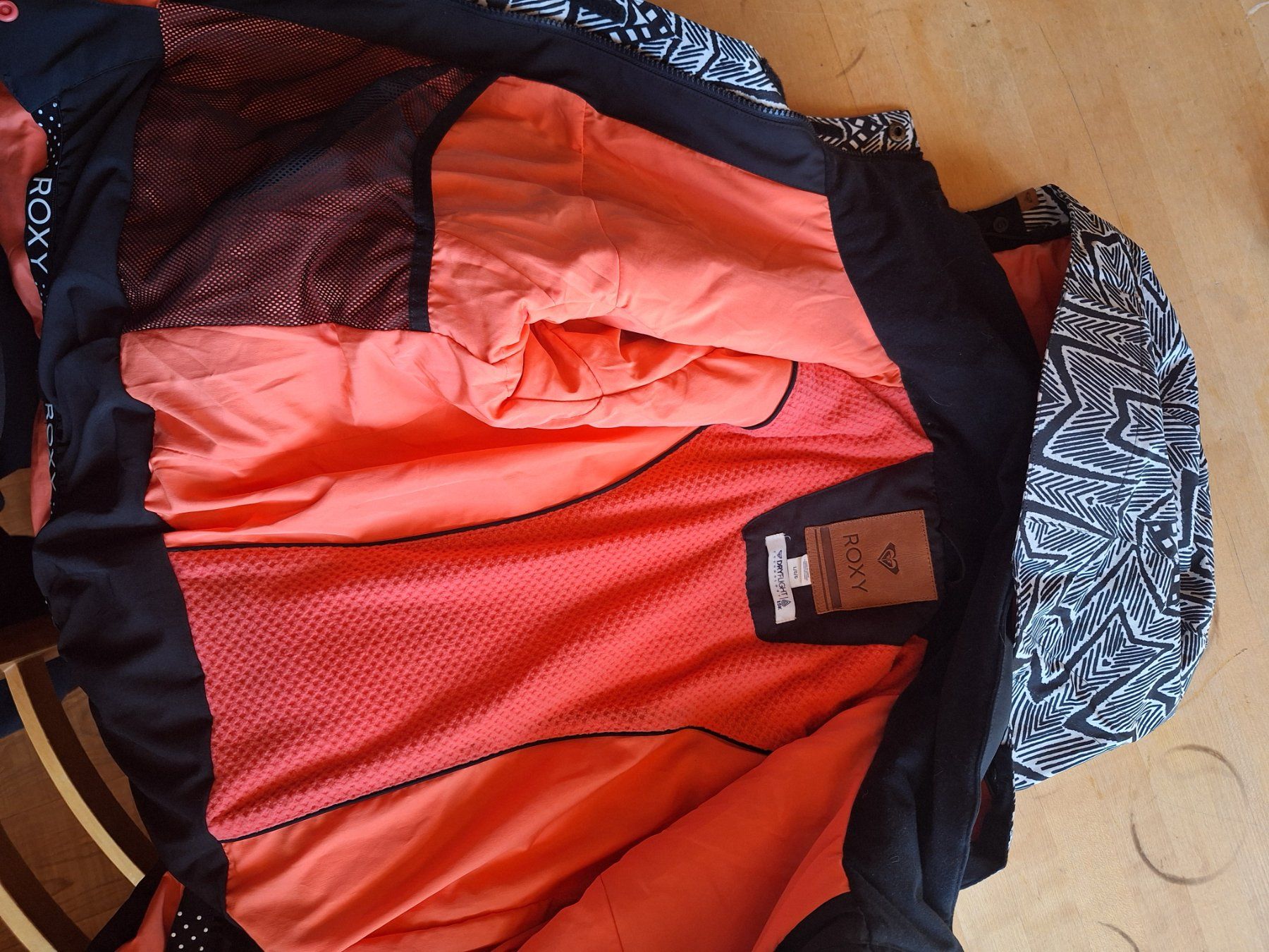 Roxy Giacche: Winterjacke Roxy Super Zustand Grösse L – Usato da Gais venduto da til_7qpv 1