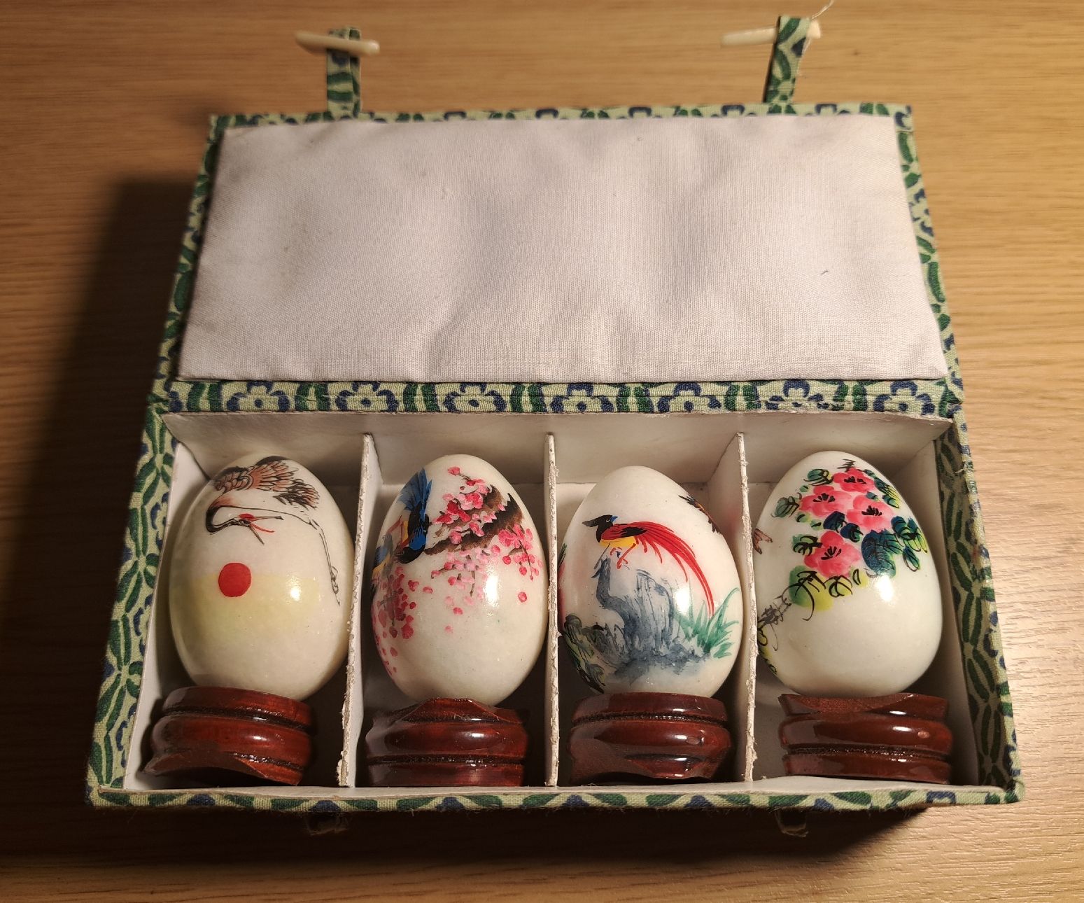 Alle Dekorationen: Oeufs chinois en céramique peints à la main – Neu und originalverpackt aus St-Imier von supernova21 9