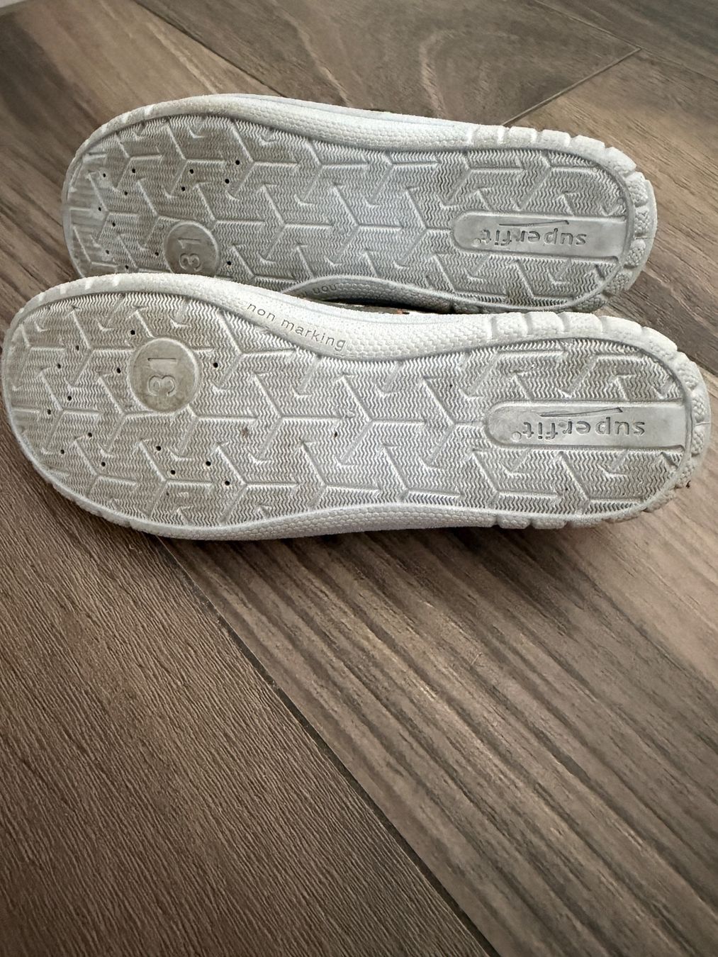 Superfit Schuhe für Jungen: Superfit Finken Gr 31 – Gebraucht aus Horgen von Auction-Kings 2