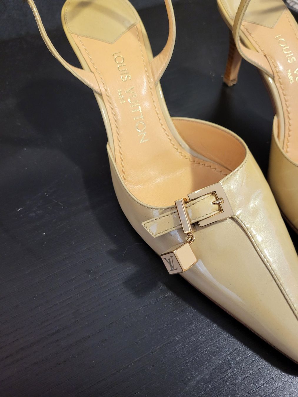 Louis Vuitton Scarpe da donna: Louis Vuitton Slingpumps beige Lackleder Grösse 40 – Nuovo (secondo la descrizione) da Locarno venduto da ernsthofmann 5