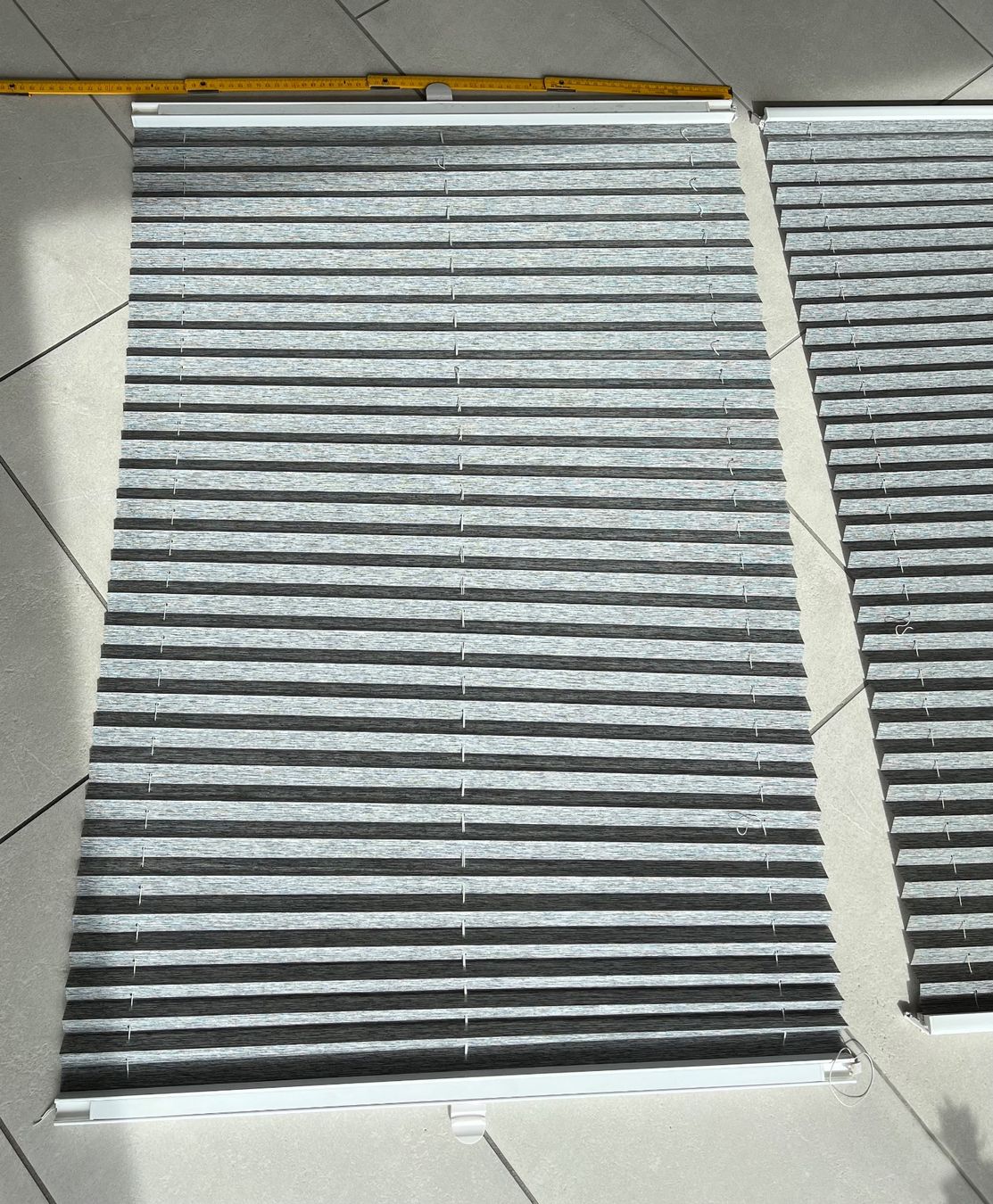 Tende da sole: Rollo Plissee grau gebraucht Breite 67cm, Länge 97 cm – Usato da Nussbaumen AG venduto da car_7b54 1