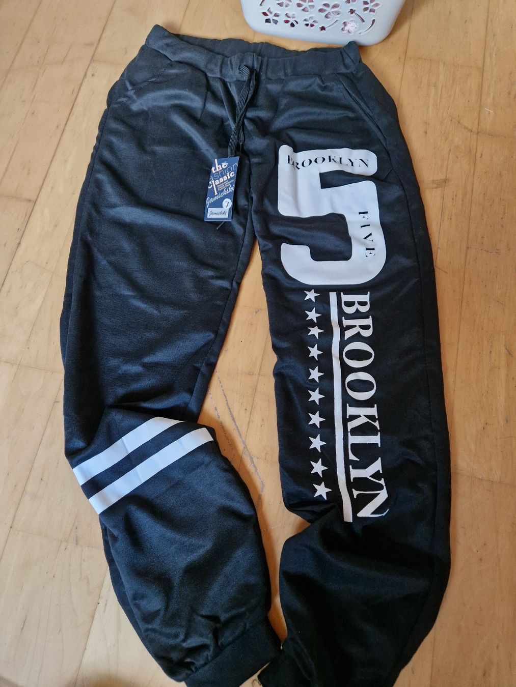 Pantaloni: Damen Trainerhose L – Nuovo (secondo la descrizione) da Wattwil venduto da Girl2000