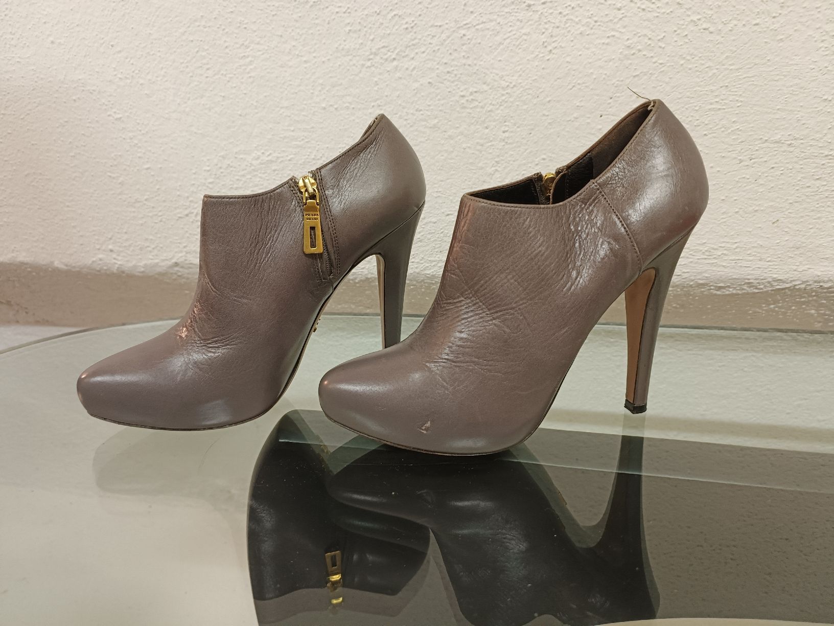 Prada Chaussures femmes: prada schuhe Grösse 37 – D'occasion à Zürich par style-and-design.zh 1
