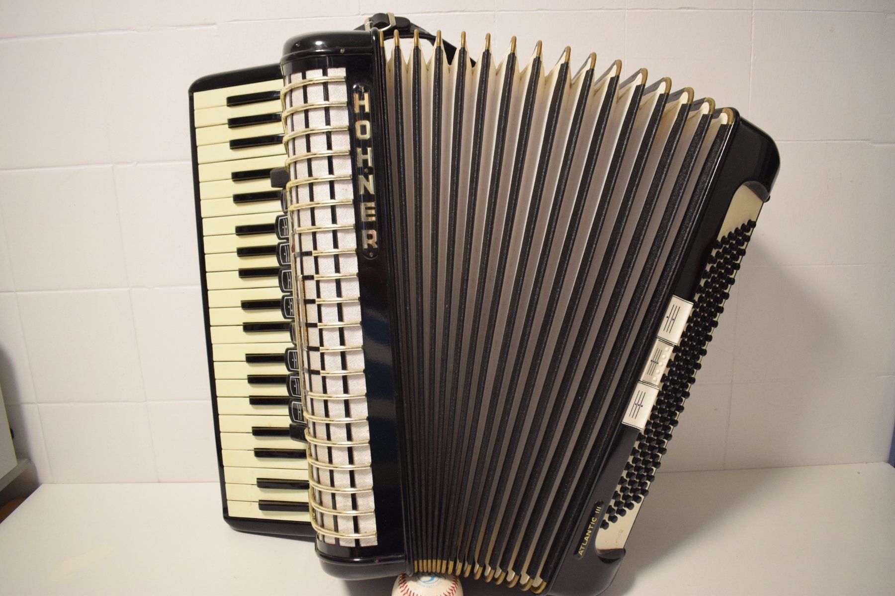 Hohner Strumenti musicali: Akkordeon Hohner Atlantic III – Usato da Zürich venduto da baumusik 5
