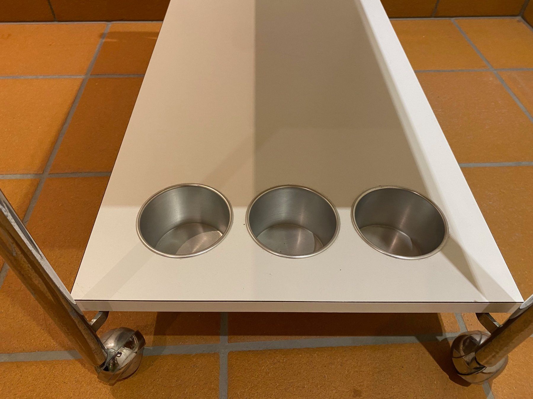 Servierwagen: Design-Servierwagen Victoria – Gebraucht aus Zürich von  2