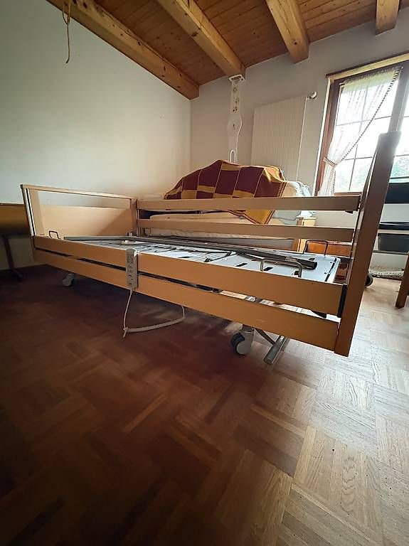 Medizinische Geräte: Pflege Bett – Gebraucht aus Schlatt ZH von lea_yb56 1
