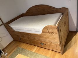 Bett Vollholz 90x200cm mit Rost und Matratze 
