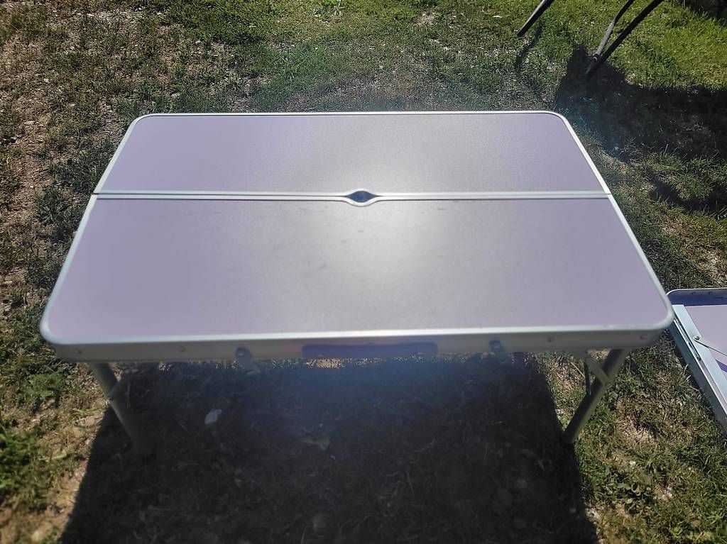 Set de table et chaises: Table et banquettes pliables  – D'occasion à Vex par Chrisclay 4