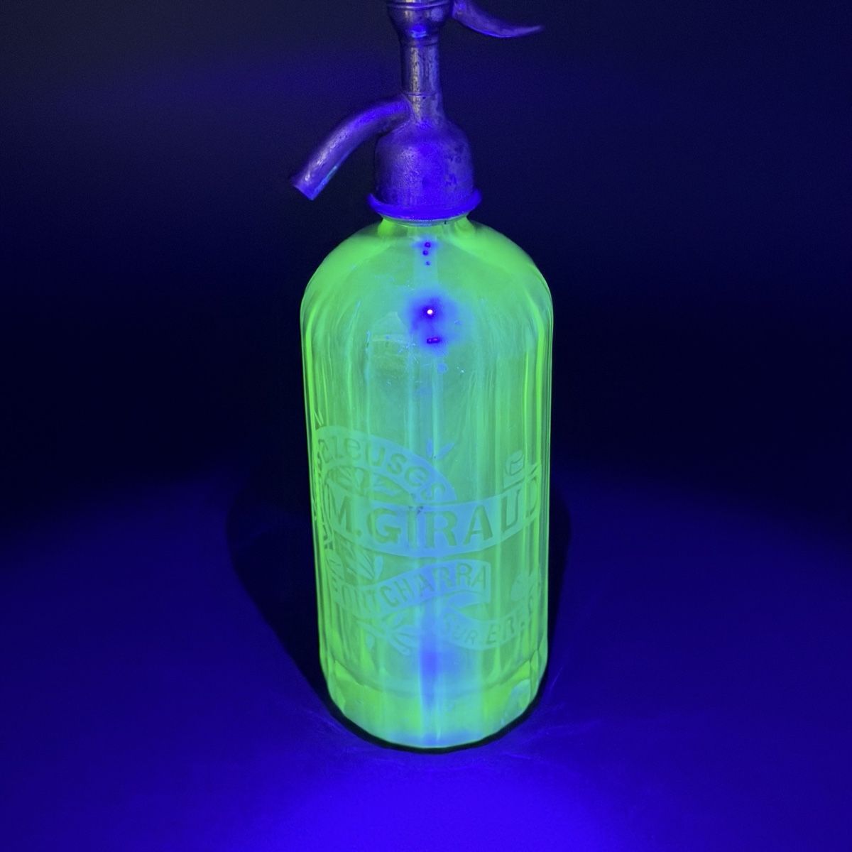 Flaschen: Ancien siphon ouraline fluorescent UV M. Giraud – Gebraucht aus Vessy von _Callidus_ 7