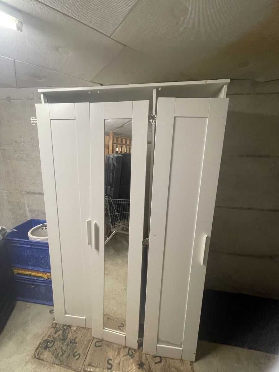 Ikea Garderobe: IKEA-Kleiderschrank – Gebraucht aus Zürich von ser_wdc7