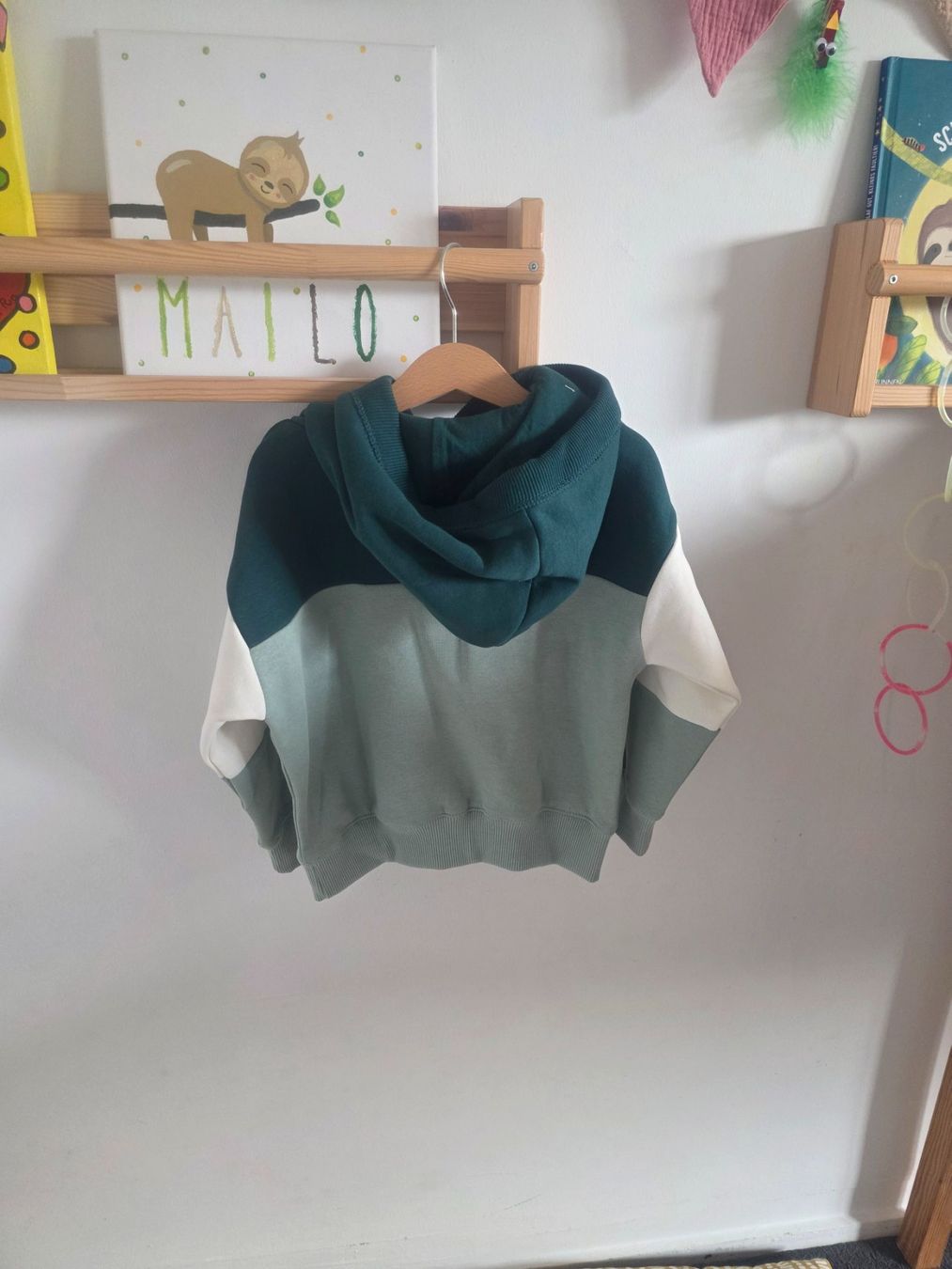 Pulls et sweat-shirts: Kaputzenpullover Gr 110 cm (5 jährige) – Neuf avec emballage d'origine à Wichtrach par Elenagonzi 1
